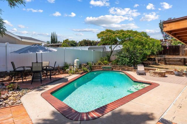 9644 E Hartland Circle, Santee, CA 92071