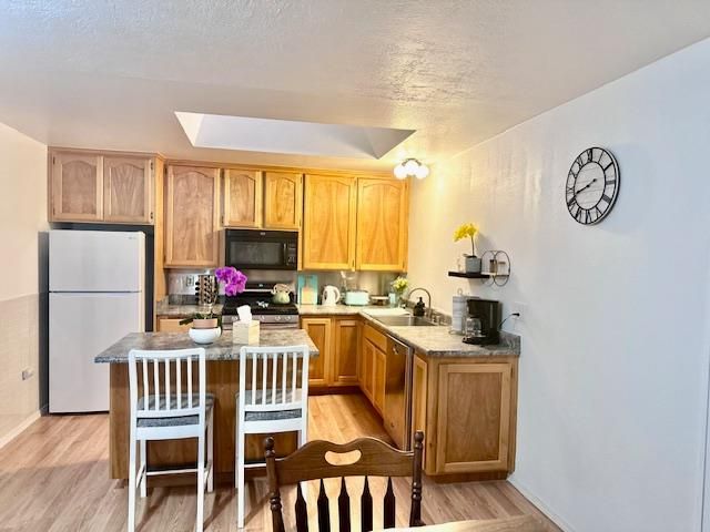 6107 Hillsdale, Sacramento, CA 95842