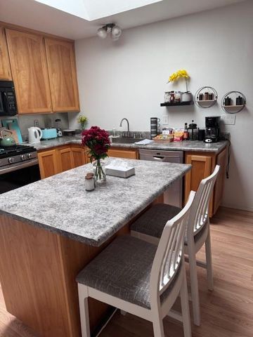 6107 Hillsdale, Sacramento, CA 95842