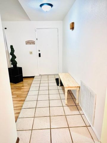 6107 Hillsdale, Sacramento, CA 95842