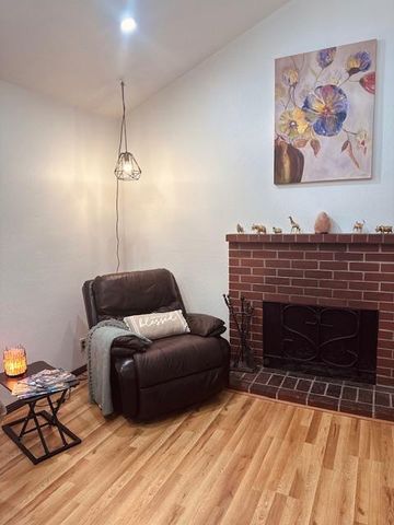 6107 Hillsdale, Sacramento, CA 95842