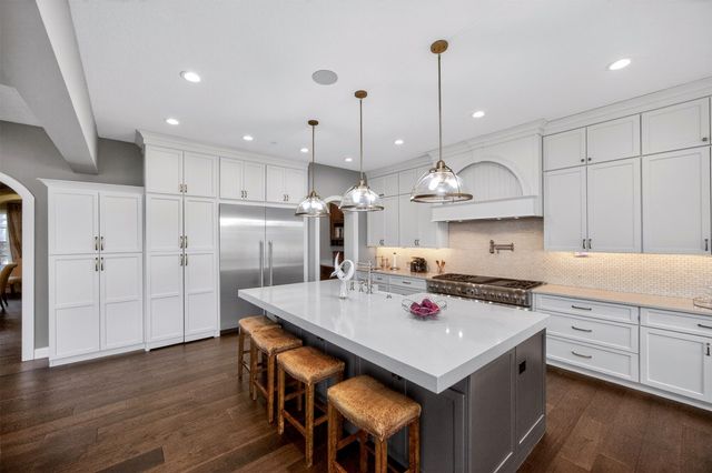 1738 S 40th Court, West Des Moines, IA 50265