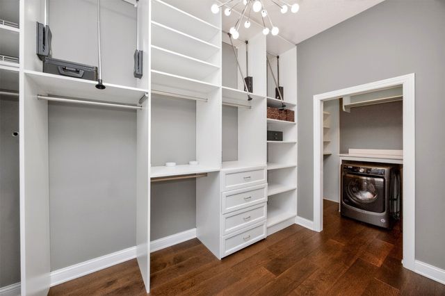 1738 S 40th Court, West Des Moines, IA 50265