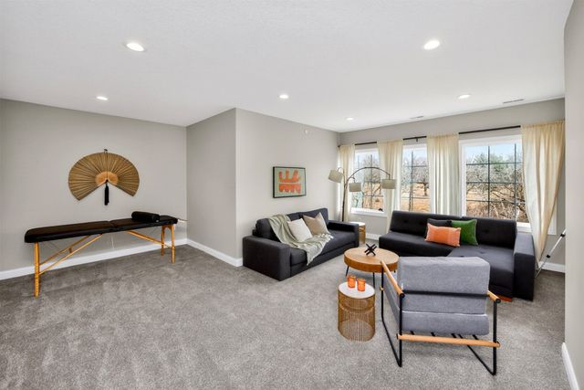 1738 S 40th Court, West Des Moines, IA 50265