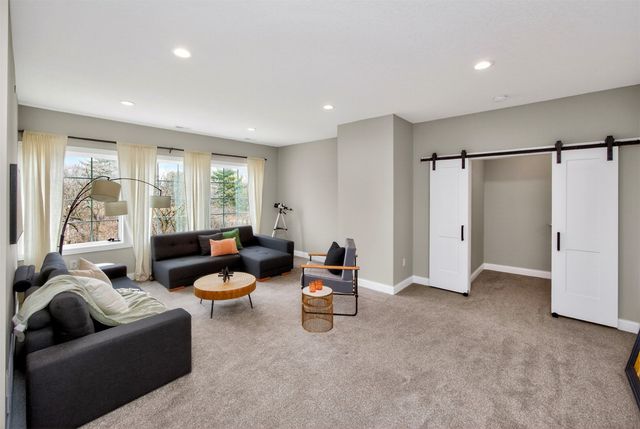 1738 S 40th Court, West Des Moines, IA 50265