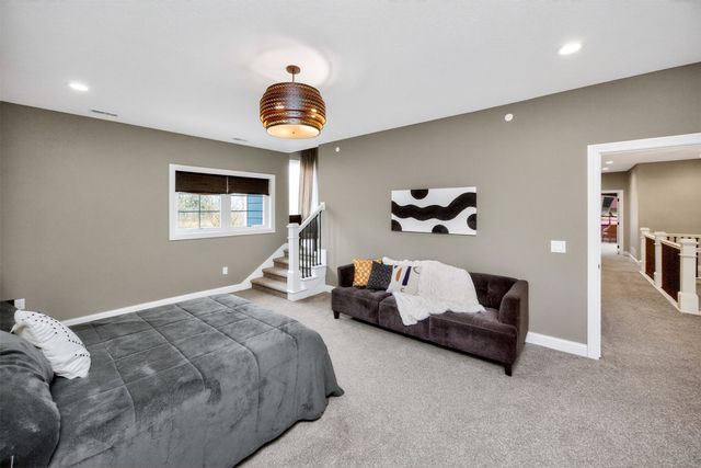 1738 S 40th Court, West Des Moines, IA 50265