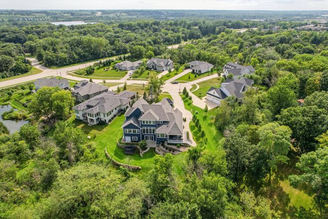 1738 S 40th Court, West Des Moines, IA 50265