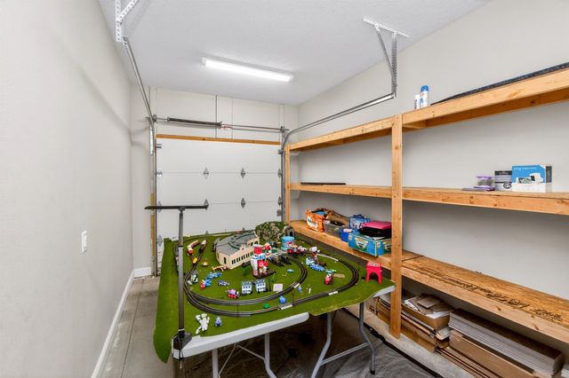 1738 S 40th Court, West Des Moines, IA 50265