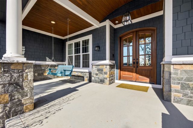 1738 S 40th Court, West Des Moines, IA 50265