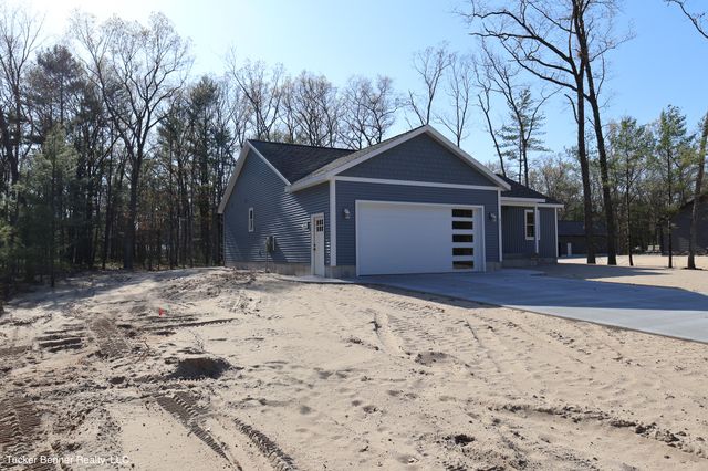 6771 Staple Road, Dalton Twp, MI 49457