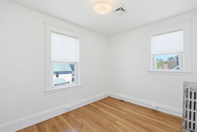 15 Grayson St, Boston, MA 02124