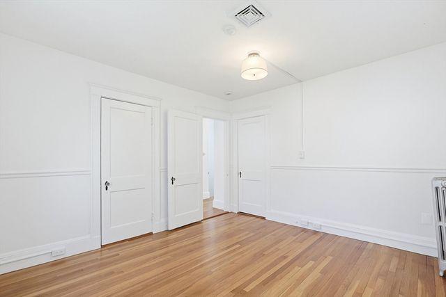 15 Grayson St, Boston, MA 02124