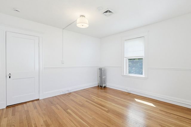 15 Grayson St, Boston, MA 02124