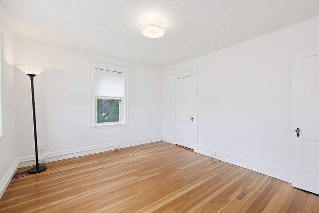 15 Grayson St, Boston, MA 02124