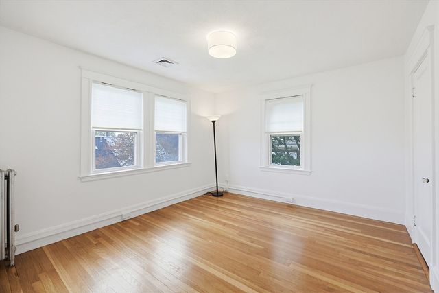 15 Grayson St, Boston, MA 02124