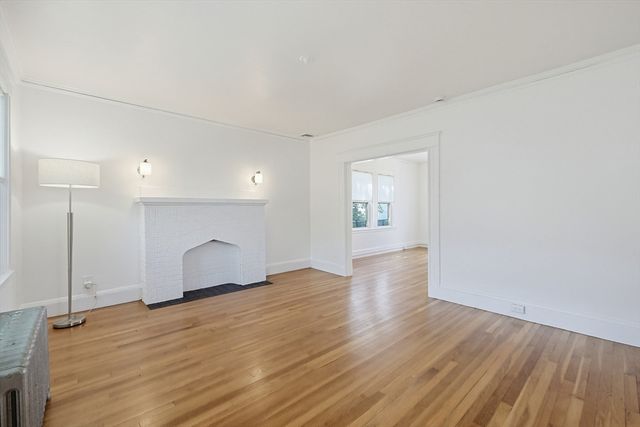 15 Grayson St, Boston, MA 02124
