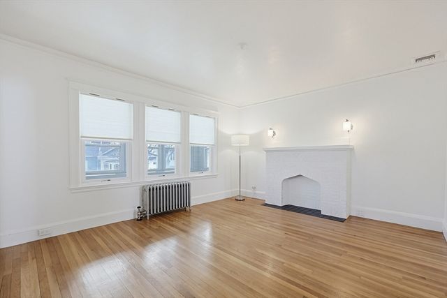 15 Grayson St, Boston, MA 02124