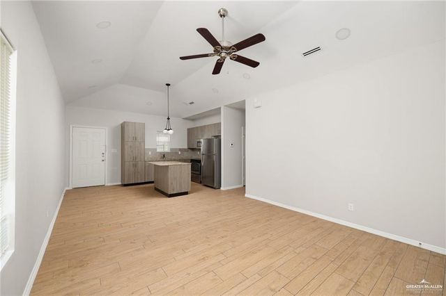 2708 E Eisenhower Avenue 4, Alton, TX 78573