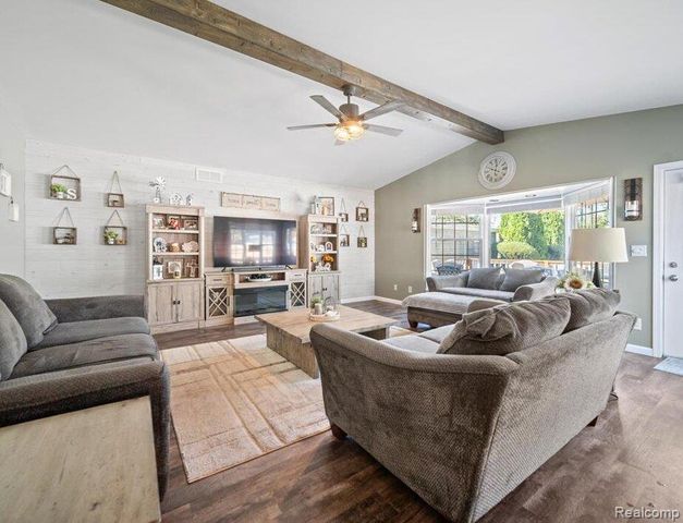 6567 Sterling Court, Garden City, MI 48135