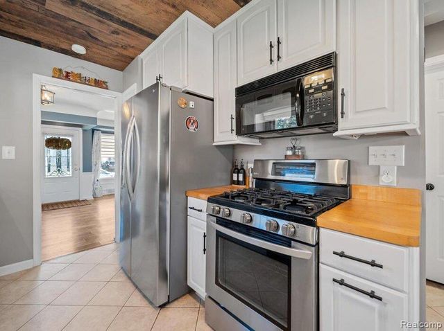 6567 Sterling Court, Garden City, MI 48135