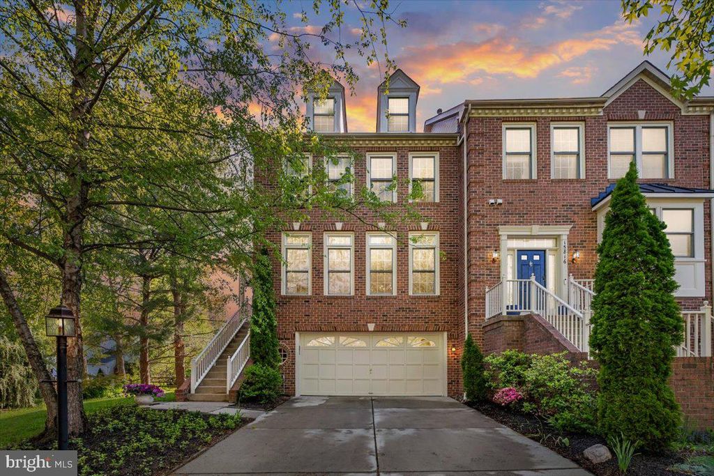 Image 2 of property listing at 15814 GLACIER CT, Gaithersburg, MD 20878