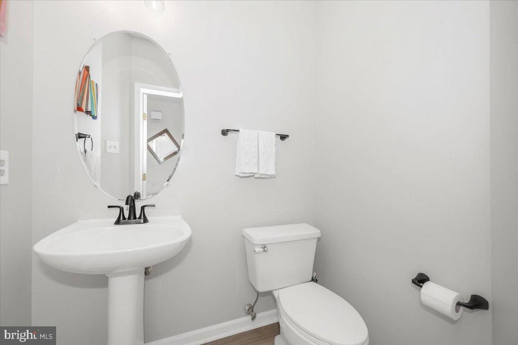 Image 30 of property listing at 15814 GLACIER CT, Gaithersburg, MD 20878