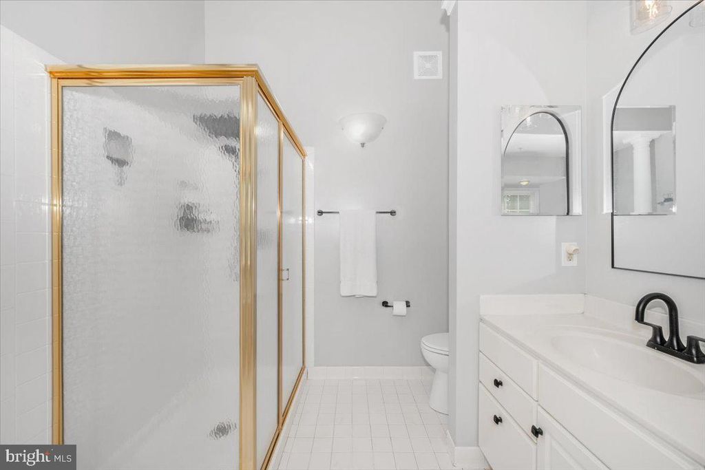 Image 41 of property listing at 15814 GLACIER CT, Gaithersburg, MD 20878
