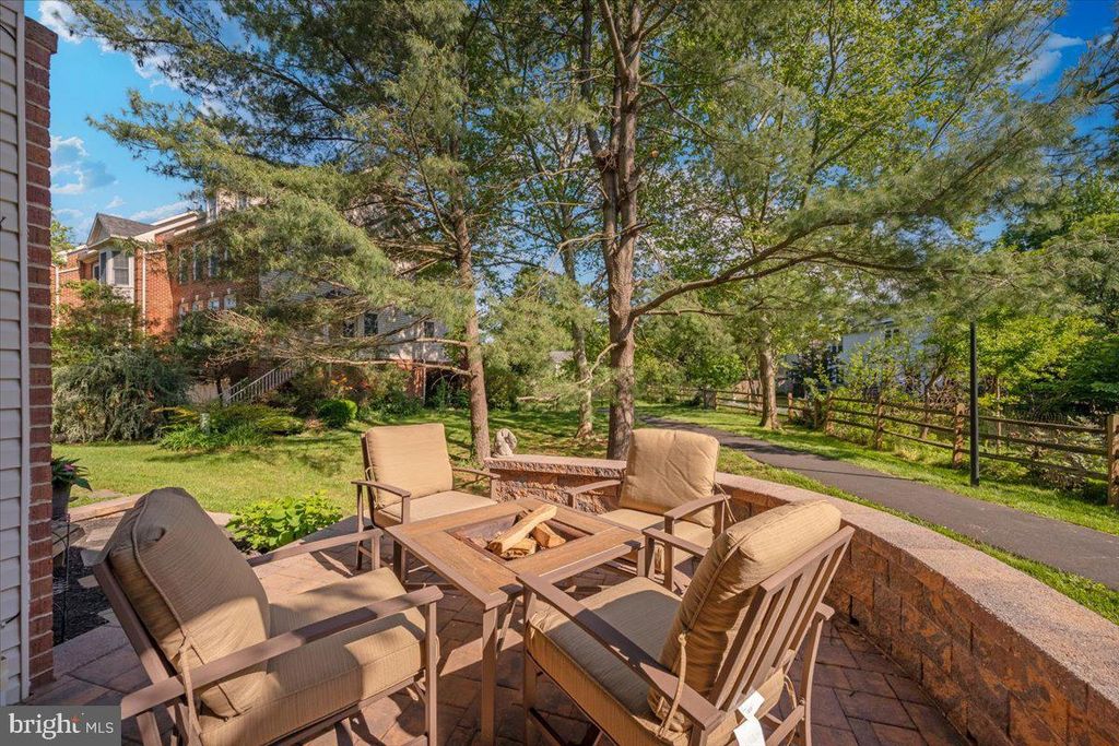 Image 61 of property listing at 15814 GLACIER CT, Gaithersburg, MD 20878