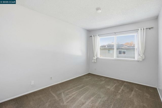 1045 Mohr Ln B, Concord, CA 94518