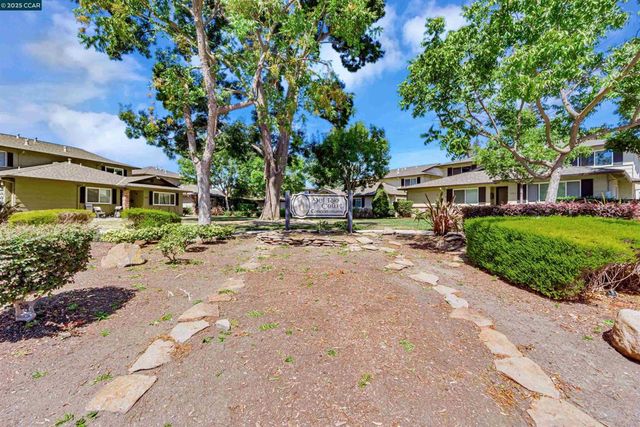 1045 Mohr Ln B, Concord, CA 94518