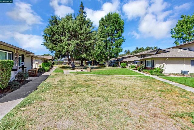 1045 Mohr Ln B, Concord, CA 94518