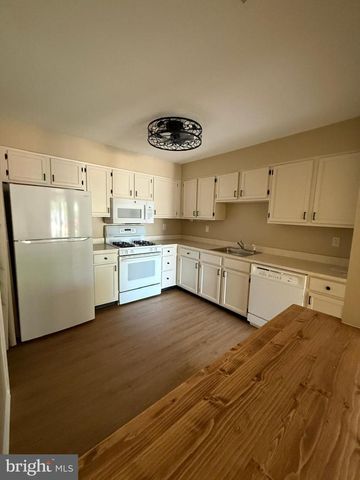 121 ANDOVER PL, Robbinsville, NJ 08691