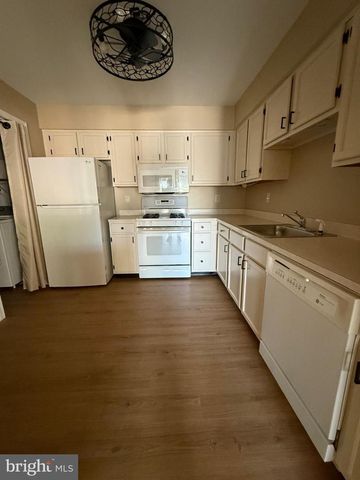 121 ANDOVER PL, Robbinsville, NJ 08691