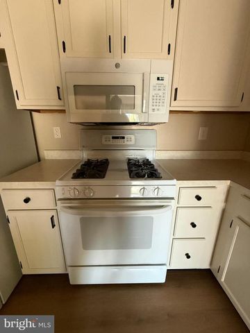 121 ANDOVER PL, Robbinsville, NJ 08691