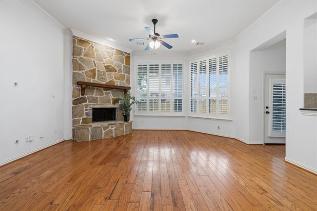 7 Woodmoor Place, Magnolia, TX 77354