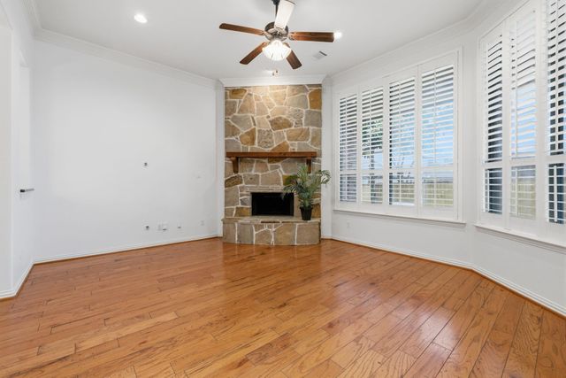 7 Woodmoor Place, Magnolia, TX 77354
