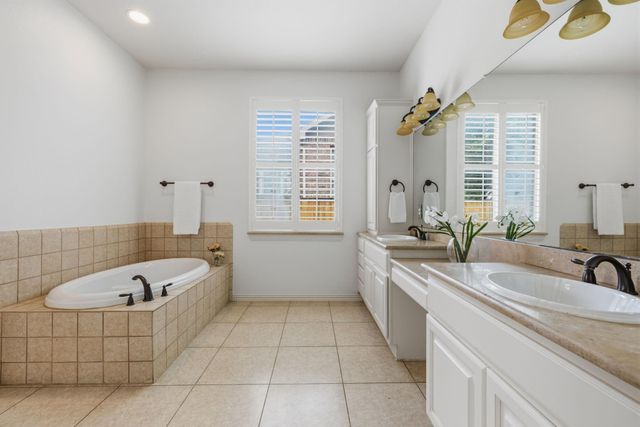 7 Woodmoor Place, Magnolia, TX 77354