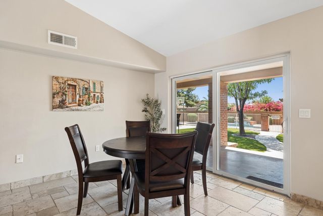 9023 W Patrick Lane, Peoria, AZ 85383