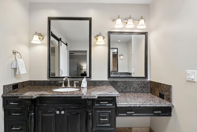 9023 W Patrick Lane, Peoria, AZ 85383