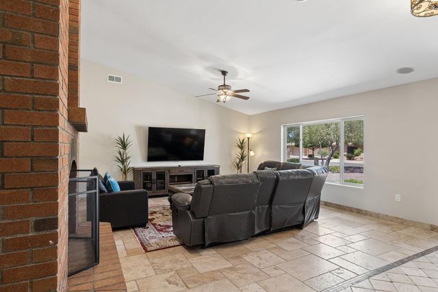 9023 W Patrick Lane, Peoria, AZ 85383