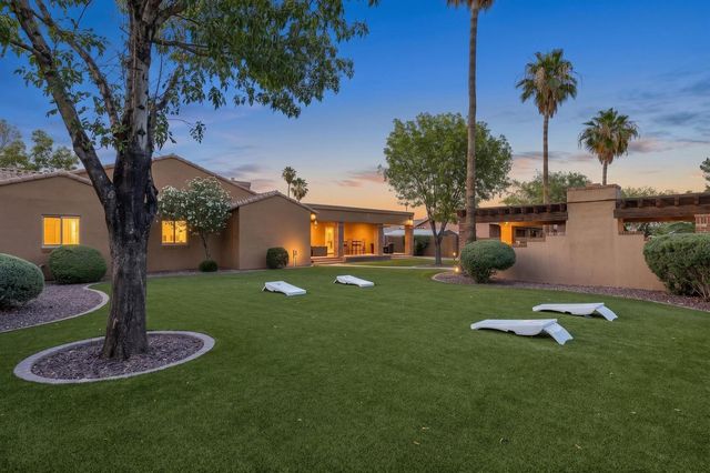 9023 W Patrick Lane, Peoria, AZ 85383