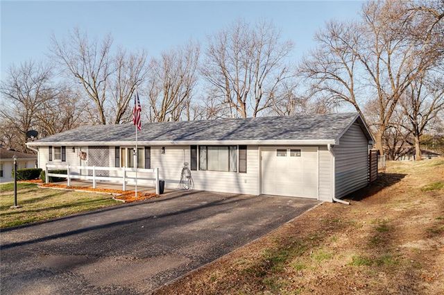 2208 Millwood Drive, Atchison, KS 66002