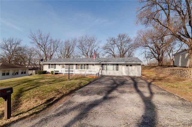 2208 Millwood Drive, Atchison, KS 66002