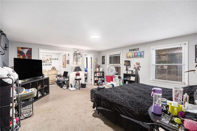 901 E 109th Terrace, Kansas City, MO 64131