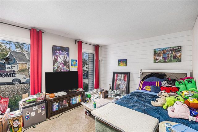 901 E 109th Terrace, Kansas City, MO 64131