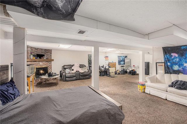 901 E 109th Terrace, Kansas City, MO 64131