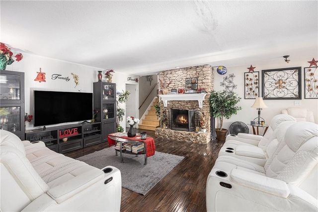 901 E 109th Terrace, Kansas City, MO 64131