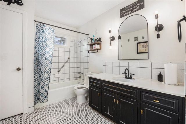 901 E 109th Terrace, Kansas City, MO 64131