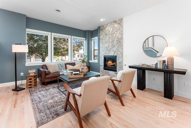1203 E Hearthstone Dr, Boise, ID 83702