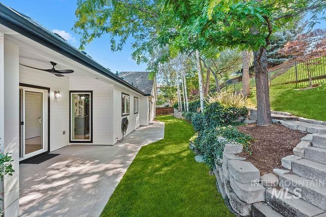 1203 E Hearthstone Dr, Boise, ID 83702
